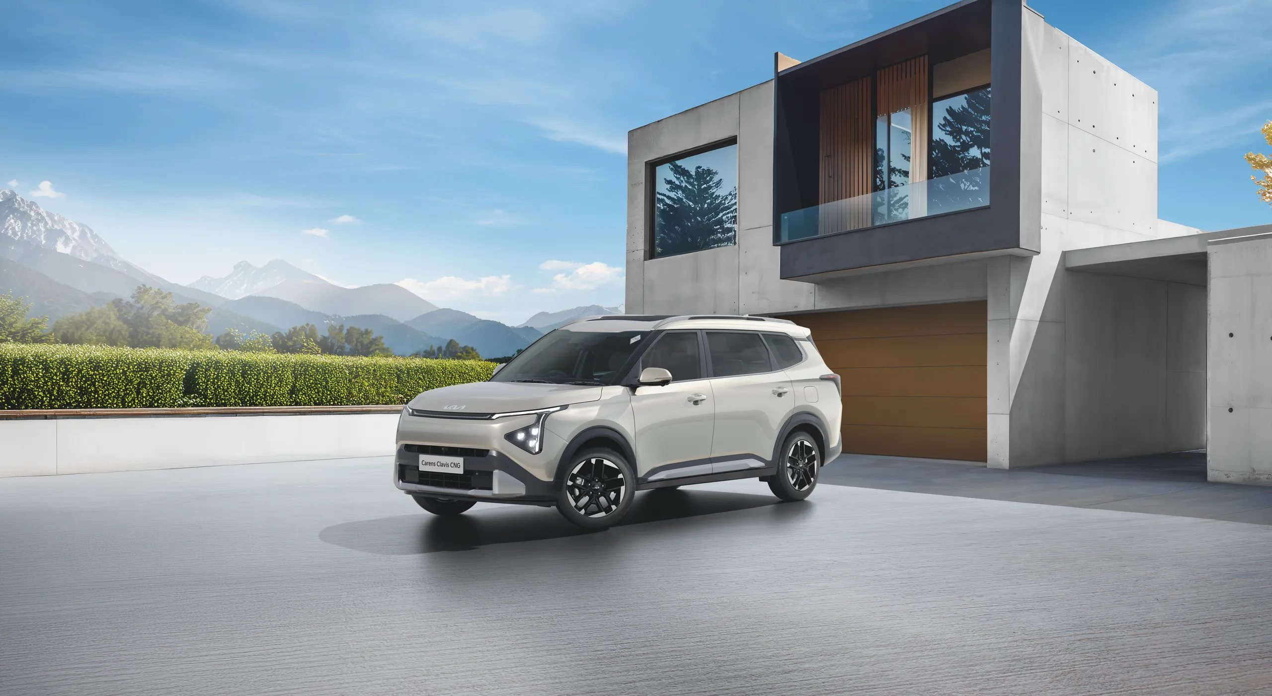 The Kia Carens Clavis CNG