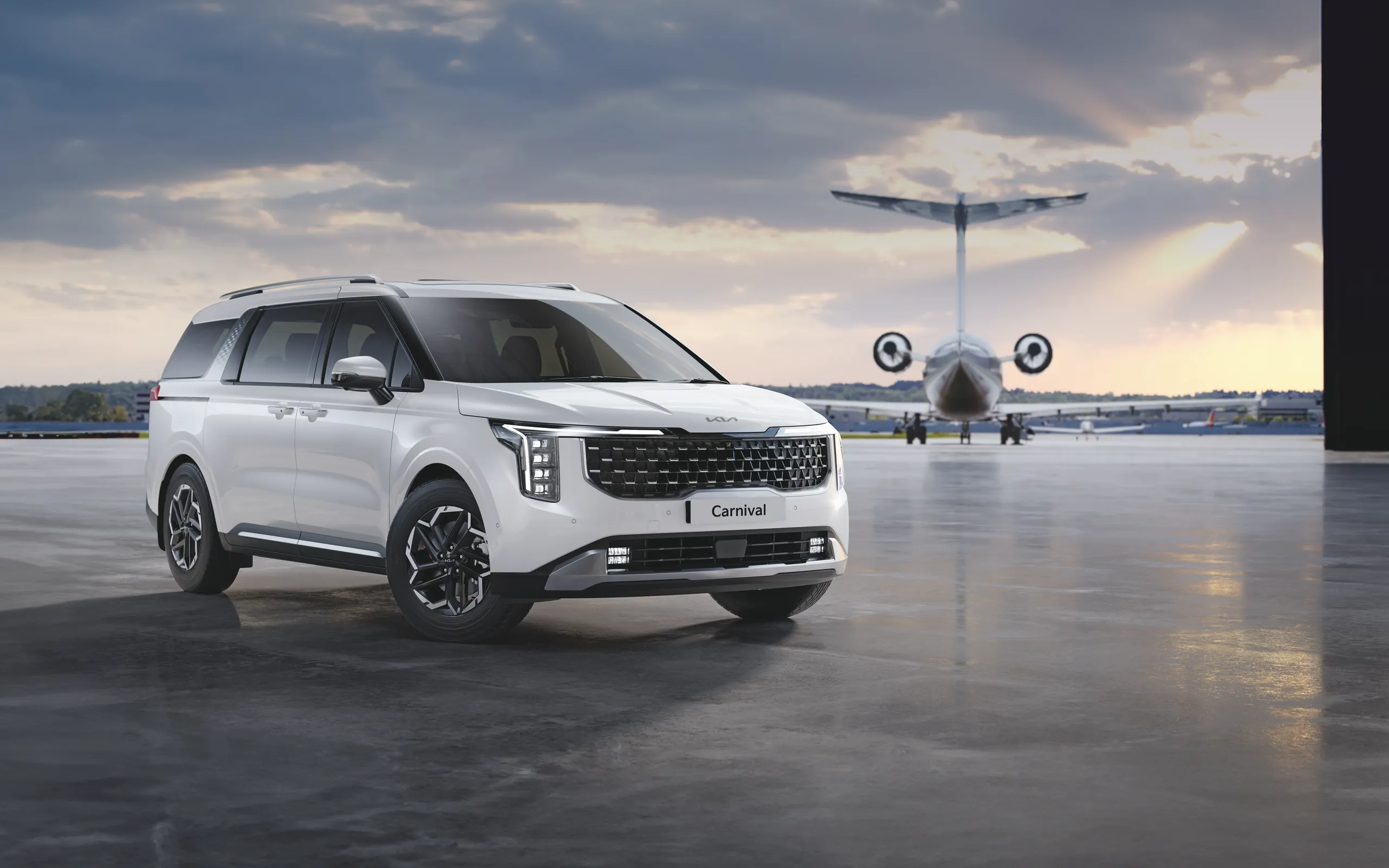 The new Kia Carnival Limousine